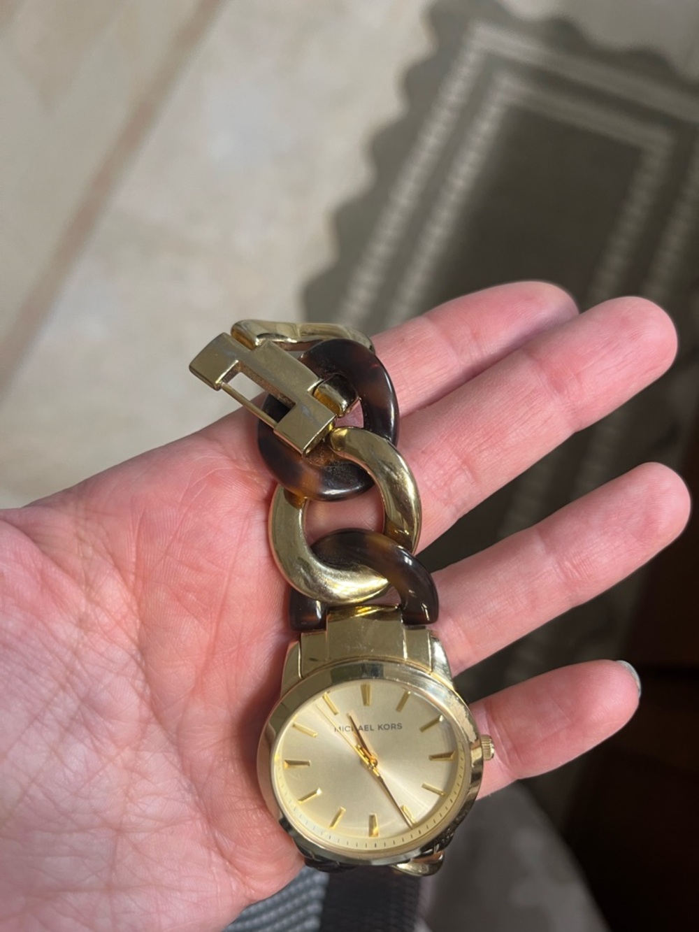 Michael Kors Gold and Tortoiseshell-Link Women’s Bracelet Watch - Picture 4 of 5
